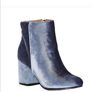 Qupid ice blue booties